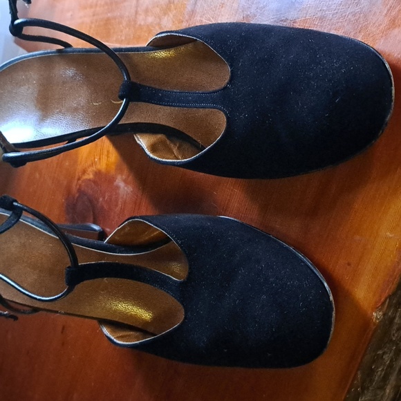 Last Chance! Will Be Pulling Soon!Socialite black suede shoes - Picture 2 of 5
